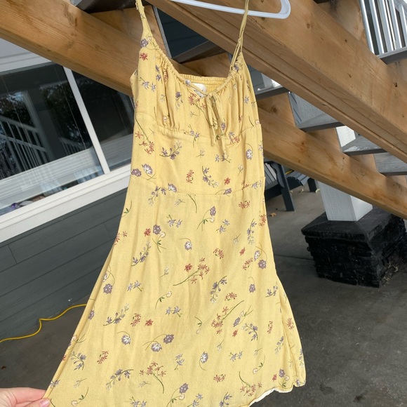 Aritzia Wilfred summer dress - Picture 2 of 5